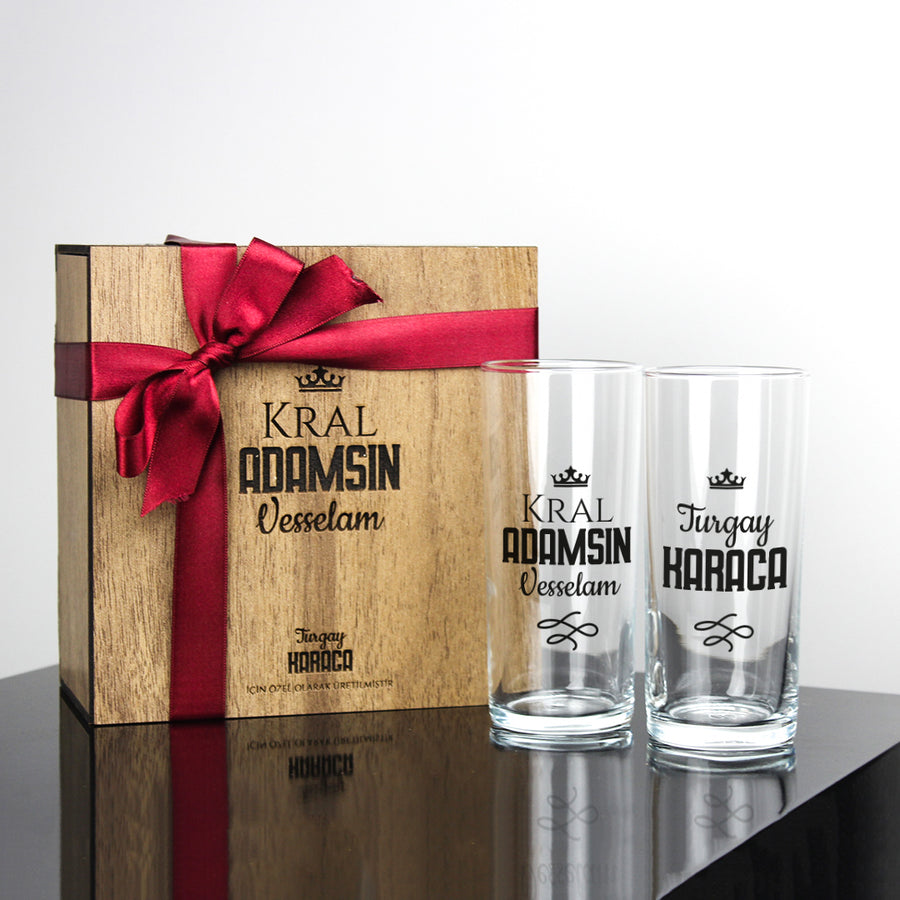Kral Adamsın Vesselam - Ahşap Kutulu İsimli İkili Rakı Kadehi Seti